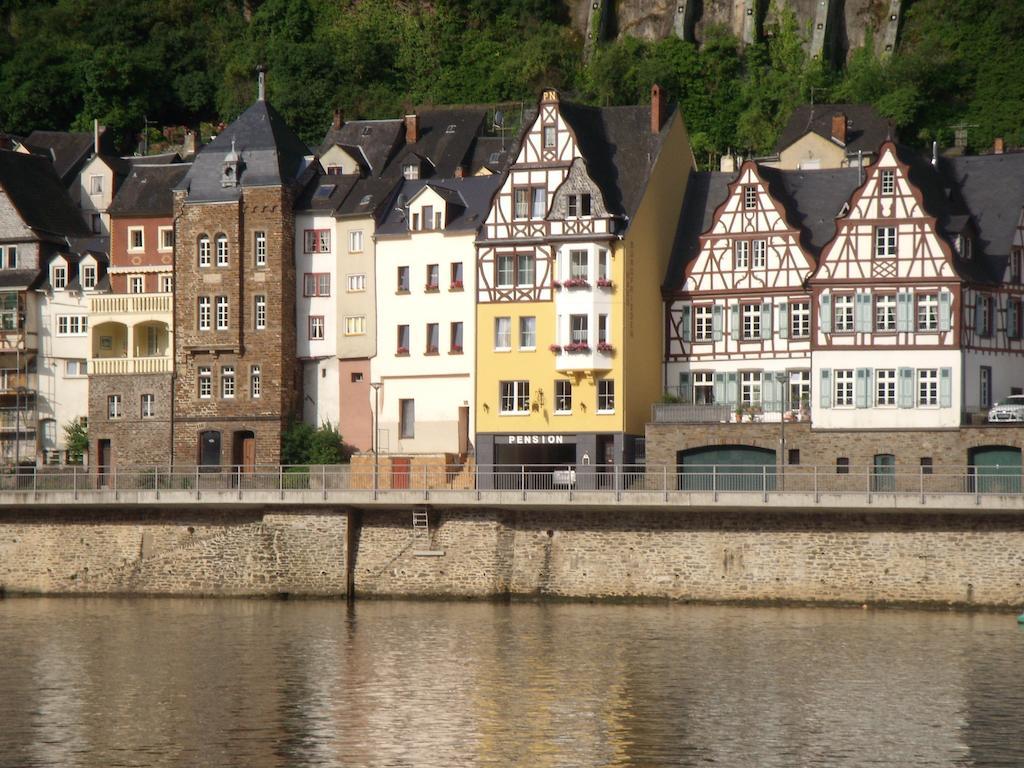 Haus Burgfrieden Cochem Exterior foto